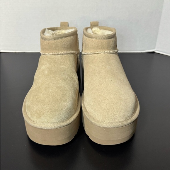 Women’s UGG classic ultra mini platform boot - Picture 2 of 5